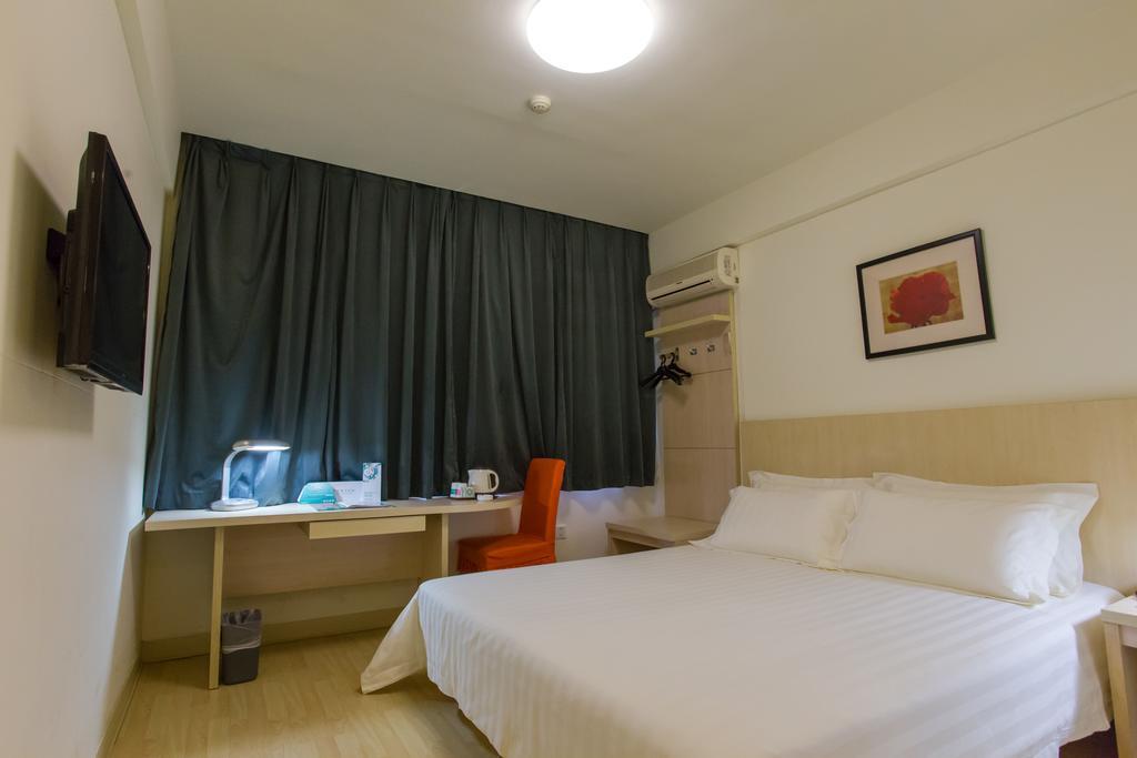 Jinjiang - Changchun Street Hotel 2*